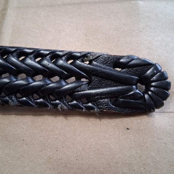 Docker's Men's Genuine Black Leather 34" Belt - Picture 5 of 9